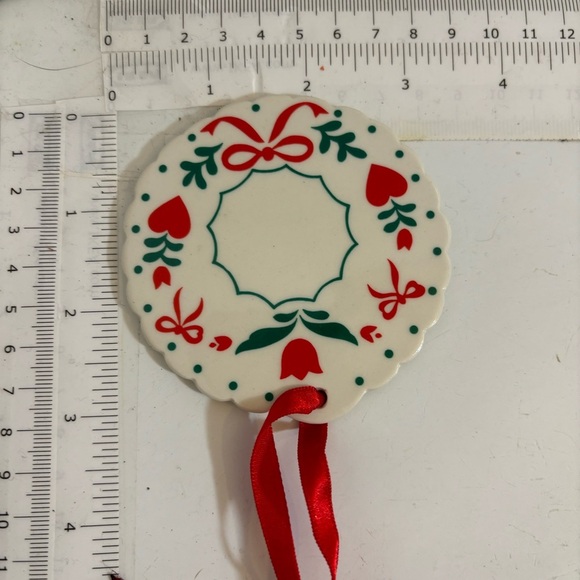🛍️3/$30 Vintage NIB Russ‎ ceramic Christmas holiday tree wreath ornament - Picture 11 of 11